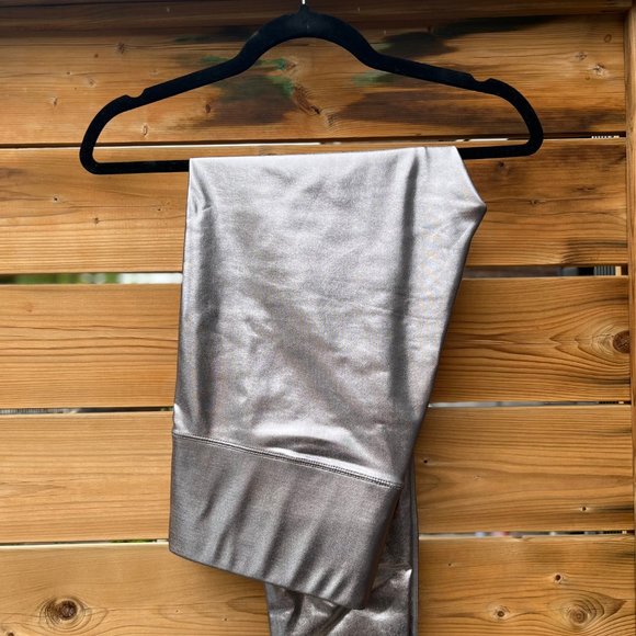 Papaya Sculpt Leggings in Titanium - Picture 3 of 4